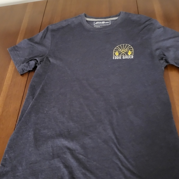 Small Eddie Bauer Tshirt - Picture 3 of 3